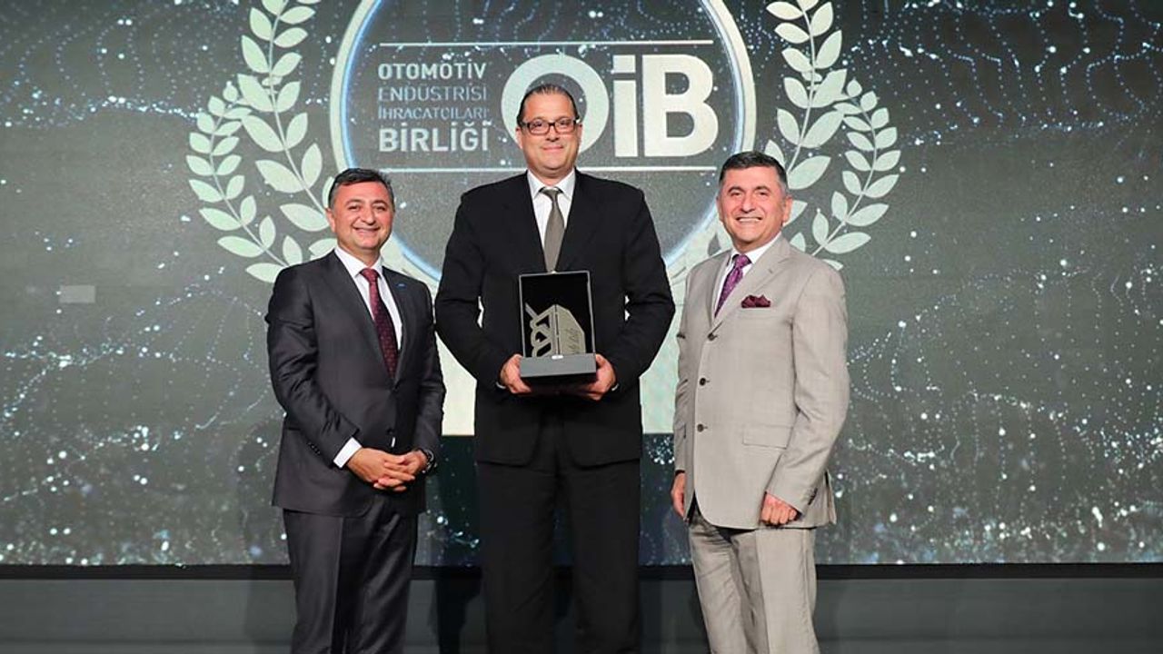 Otokar’a Uludağ Otomotiv Endüstrisi İhracatçıları Birliği ödülü