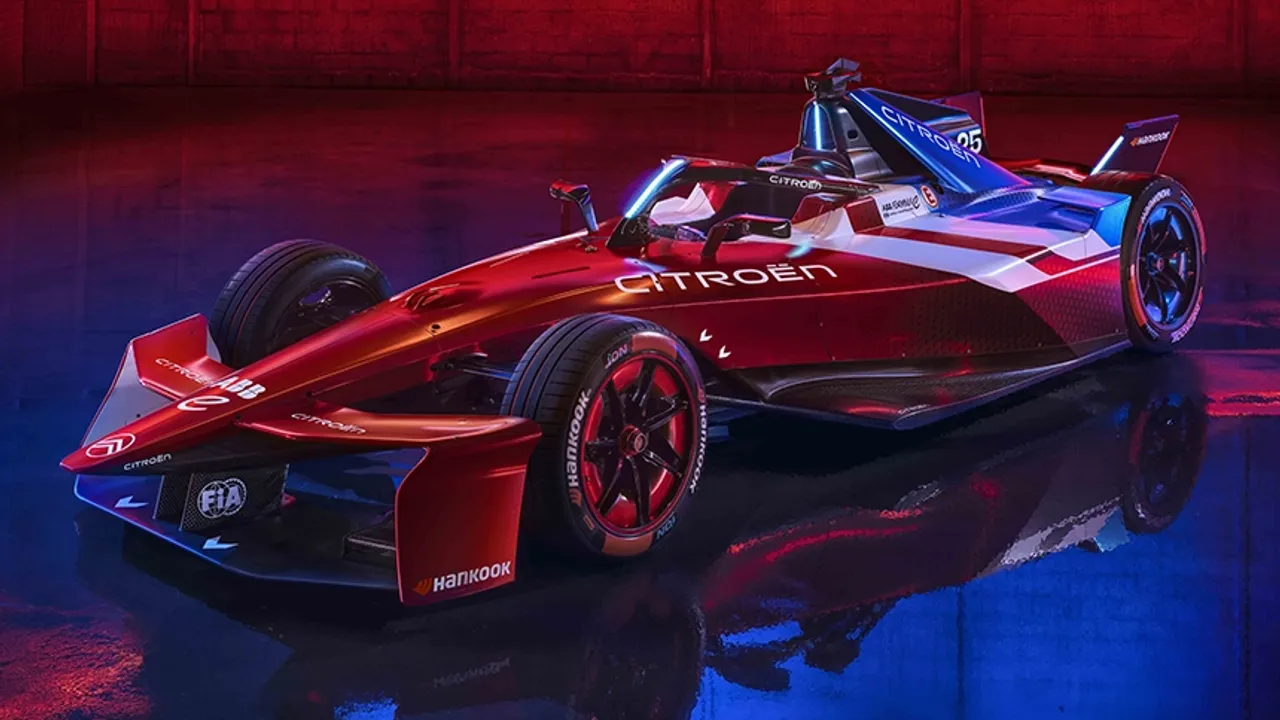Citroen Formula E'de yarışacak otomobilini tanıttı
