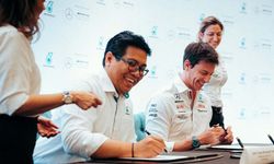 Mercedes-AMG F1 ve PETRONAS, F1'in geleceğine kucak açıyor