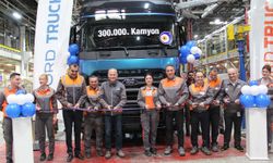 Ford Trucks 300 Bininci Kamyonunu Hattan İndirdi