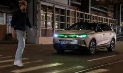 Opel'den Geleceğin Aydınlatma İletişim Sistemi