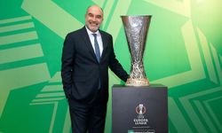 UEFA Kupası İstanbul’daki Final Öncesinde Görücüye Çıktı!