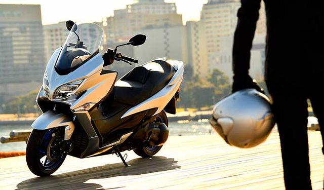 Maxi scooter; Suzuki Burgman 400 Türkiye’de!