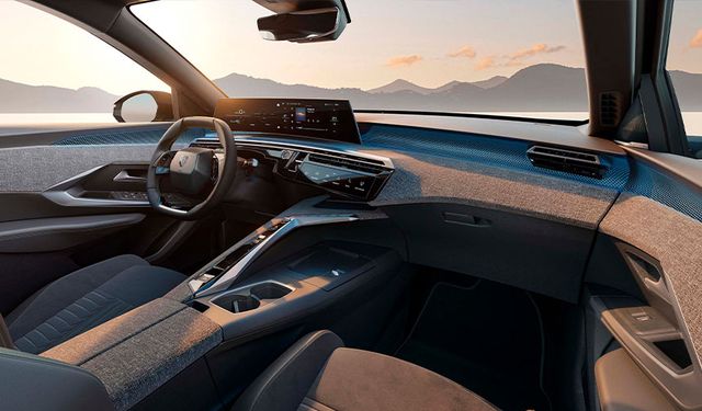 Peugeot, yeni panoramik i-Cockpit'i ilk Yeni 3008'de kullanacak