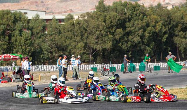 Karting coşkusu İzmir Park’ta yaşandı