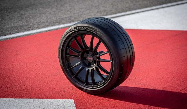 Pirelli ve Porsche'nın ortak çalışmasından dört sportif lastik doğdu
