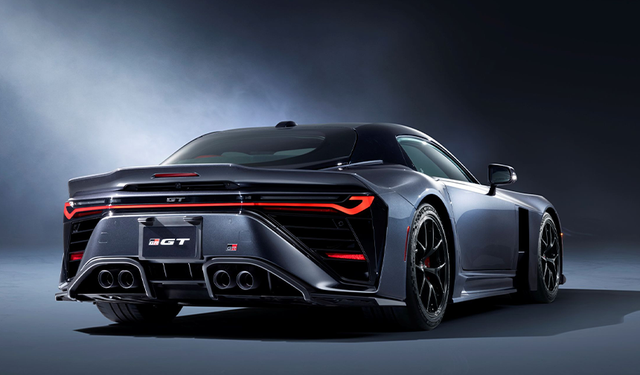 Toyota V8 Çift Turbolu İki Yeni Spor Makinesinin Prömiyerini Yaptı!