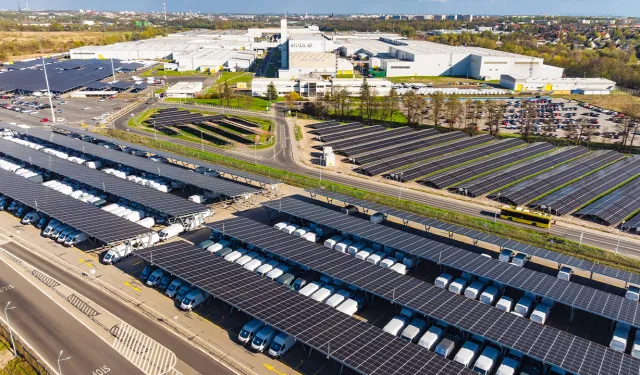 Stellantis Fabrikaları Güneş Enerjisine Geçiyor