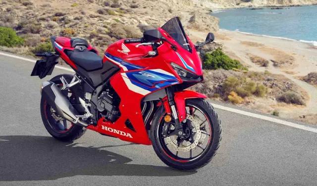 Honda CBR500R, E-Clutch Teknolojisiyle Satışa Sunuldu