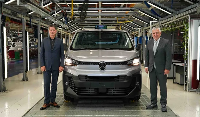 Citroën CEO’su Xavier Chardon Tofaş’ın Bursa Fabrikası’nı Ziyaret Etti
