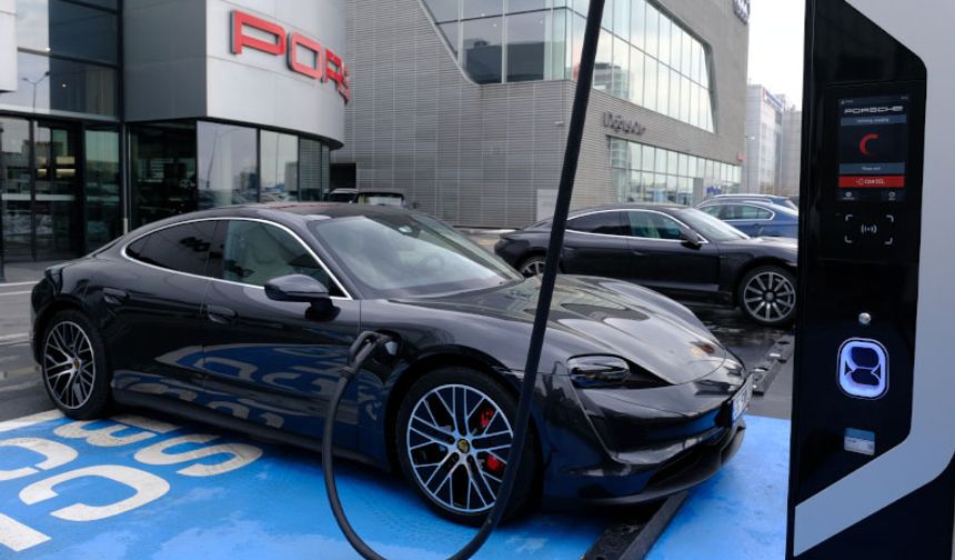 Porsche Türkiye’nin ilk batarya onarım merkezini açtı