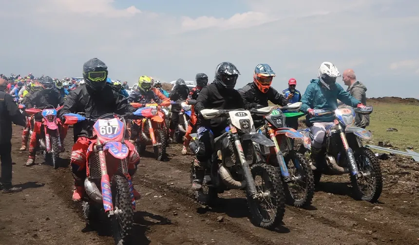 Ağrı'nın Zorlu Coğrafyasında İlk Enduro Heyecanı Yaşandı