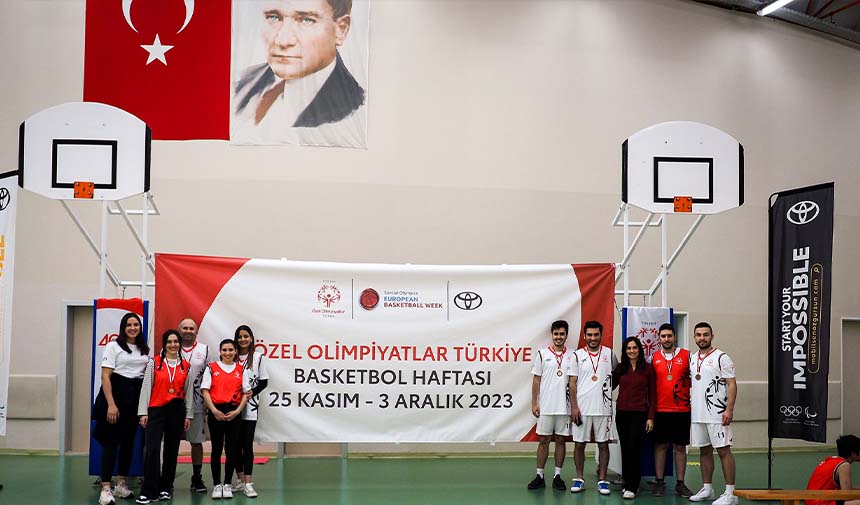 Toyota Turkiye'den özel sporcularla basketbol maçı...
