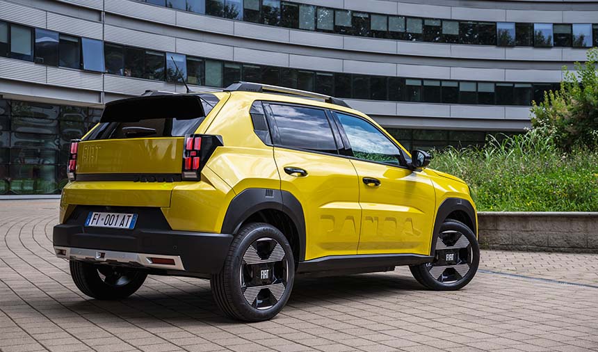 Fiat Grande Panda Arka Dizaynı Suv Görünümü Sunuyor