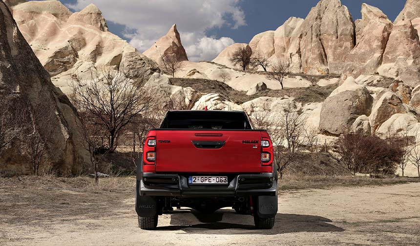 Hilux Gr Sport Arka Gorunum