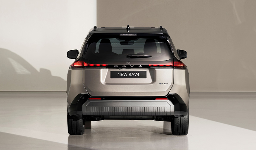 Toyota Yeni Nesil Rav4 Arka Gorunum