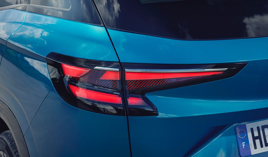 Yeni Renault Austral Çarpıcı Stop Lambaları