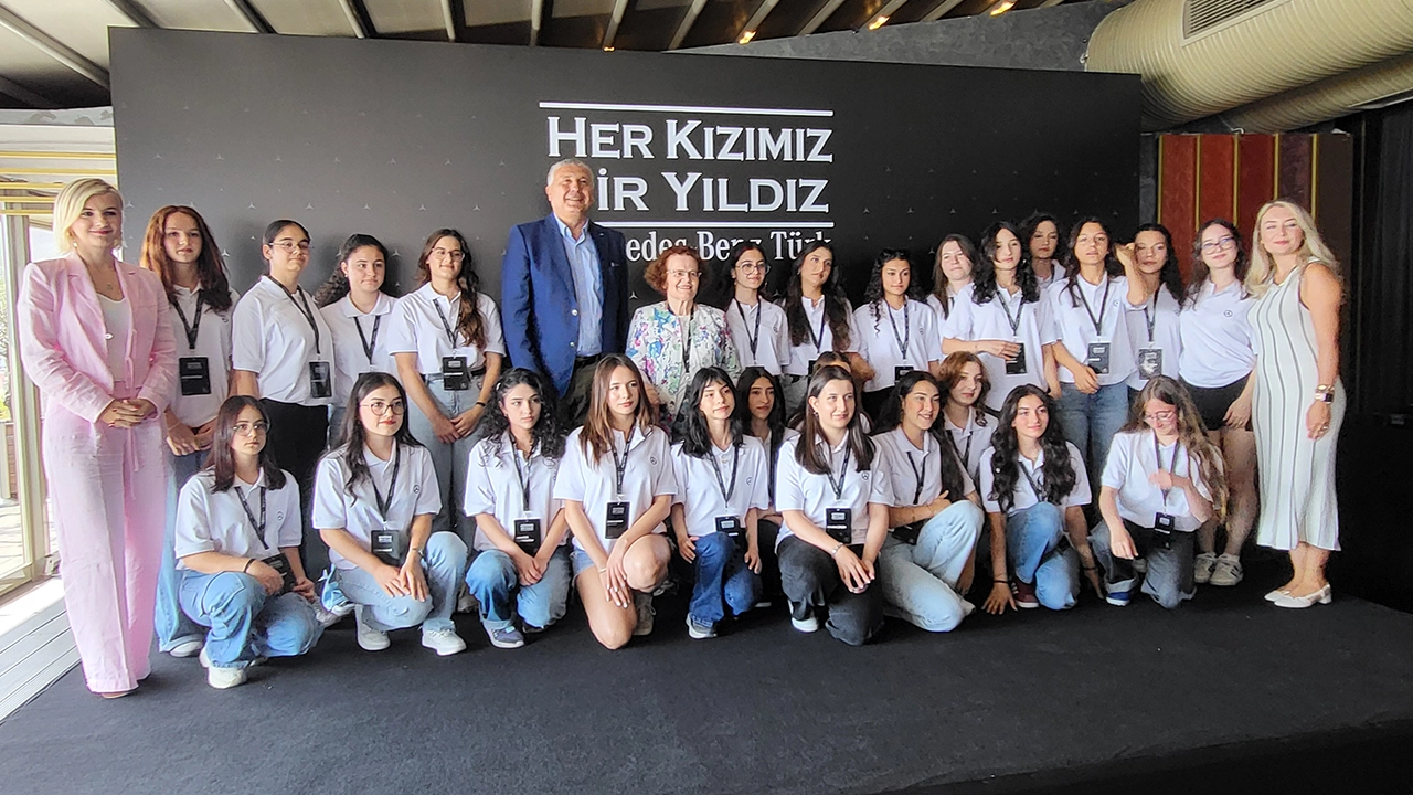 Mercedes Benz Türkün Her Kızımız Bir Yıldız Projesi Meyvelerini Vermey Başladı.