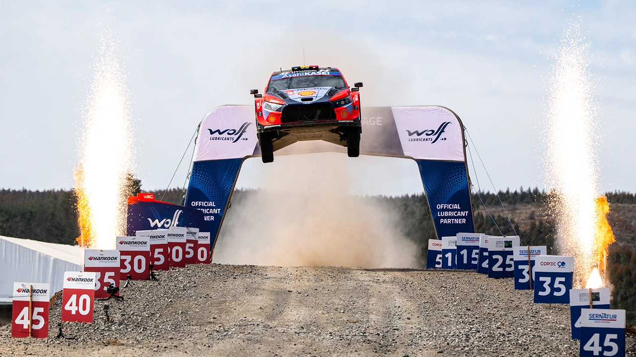 Thierry Neuville : Martijn Wydaeghe Ikilisi 4. Oldu