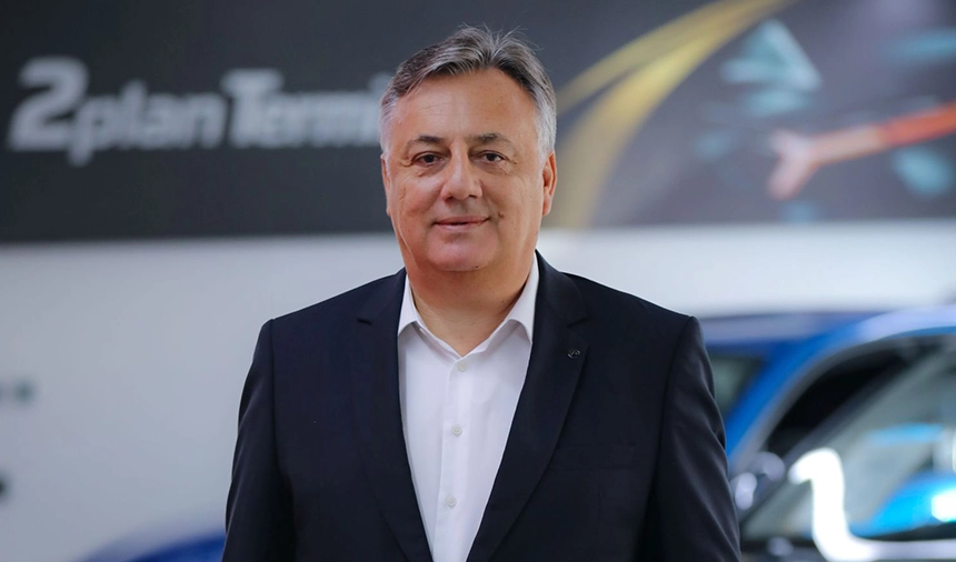 2Plan İcra Kurulu Başkanı Orhan Ülgür, 2Plan Terminal Etiler’de Sergilenen Klasikler Hakkında Bilgi Verdi