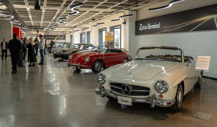 2Plan Terminal Etiler’de Klasik Otomobil Tutkunları Efsane Olmuş Klasikleri Yakından Tanıma Fırsatı Buldu