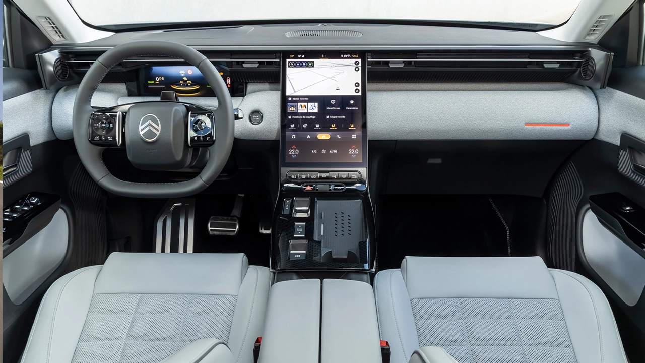C5 Aircross Kokpit – 13 Inç Dikey Ekran Ile Ekonomik Sürüş Teknolojisi