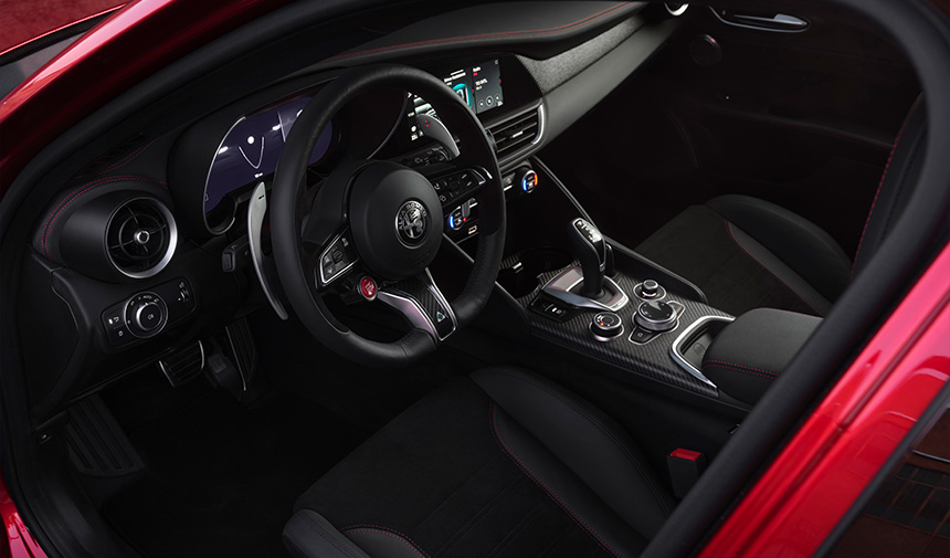 Stelvio Quadrifoglio Collezione Kokpit