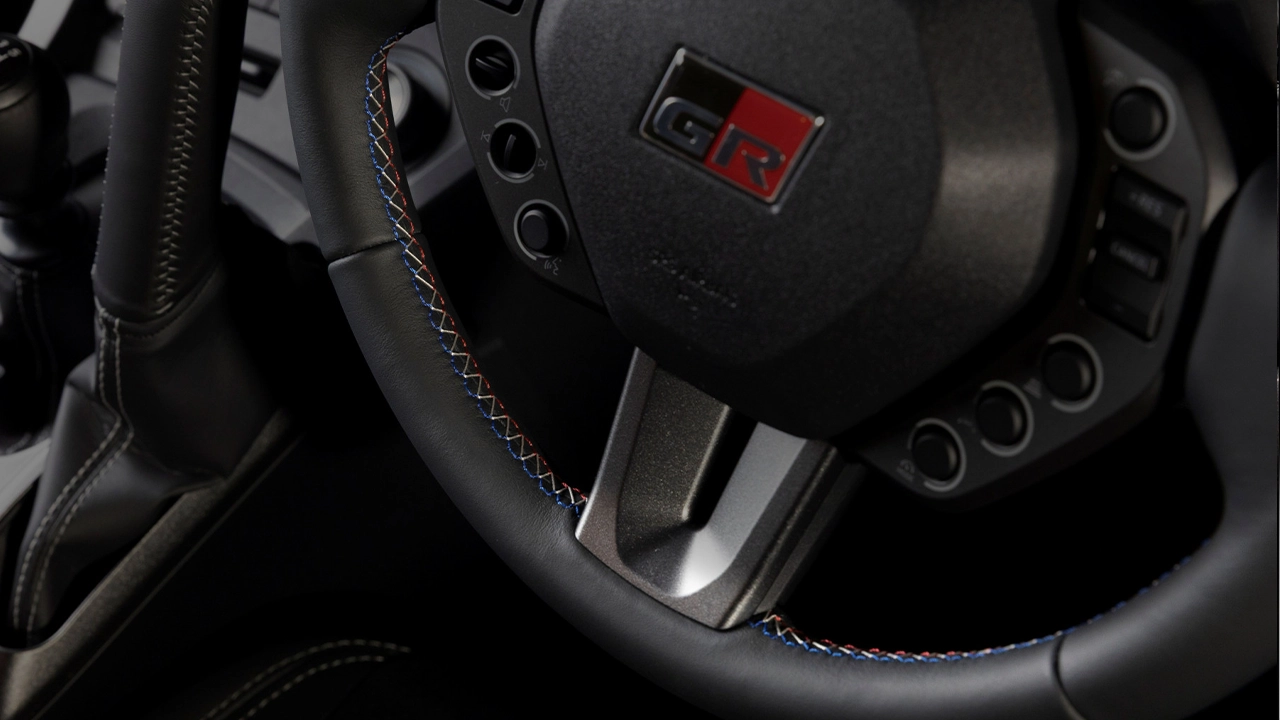 Gr Yaris Sébastien Ogier 9X World Champion Edition Özel Direksiyon