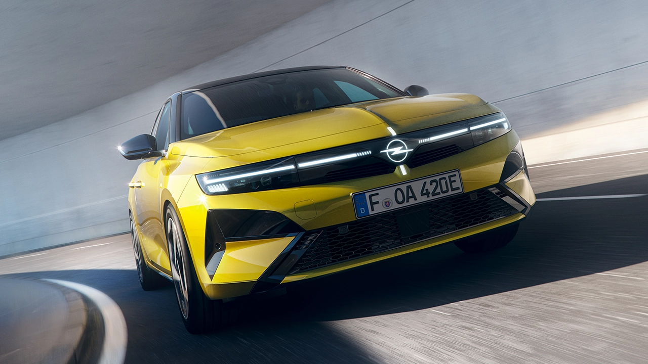 Yeni Opel Astra Brüksel Otomobil Fuarı