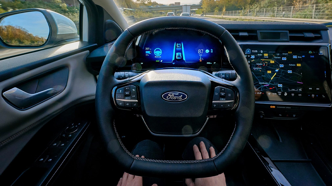 Ford Puma Gen E Kokpit.