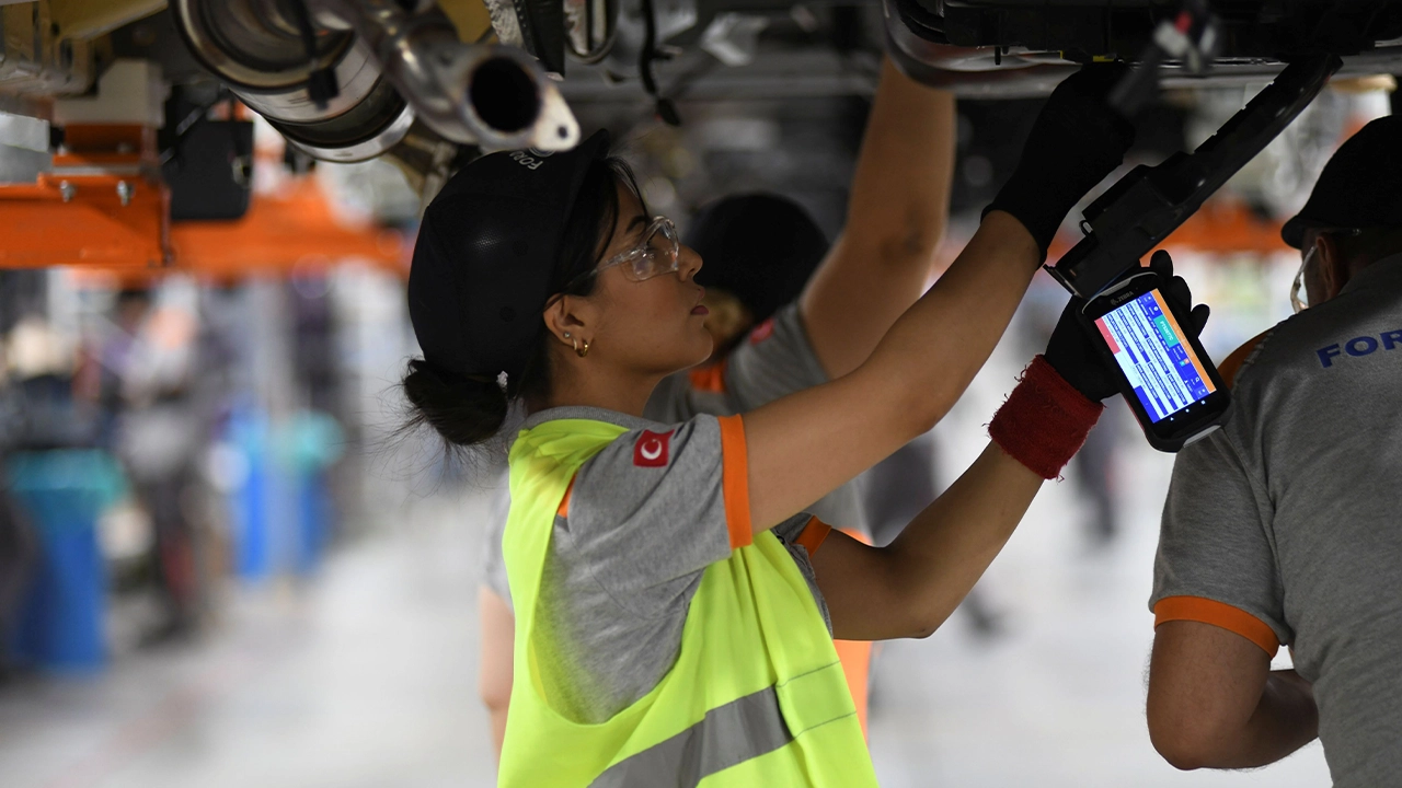 Fabrikada Ayrıca Transit Custom Modelinin 1000’Den Fazla Farklı Versiyonu, 90’Dan Fazla Ihracat Pazarı Için Üretiliyor.