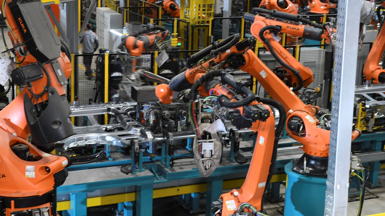 Ford Otosan Fabrikalarında Son Teknoloji Robot Kullanıyor