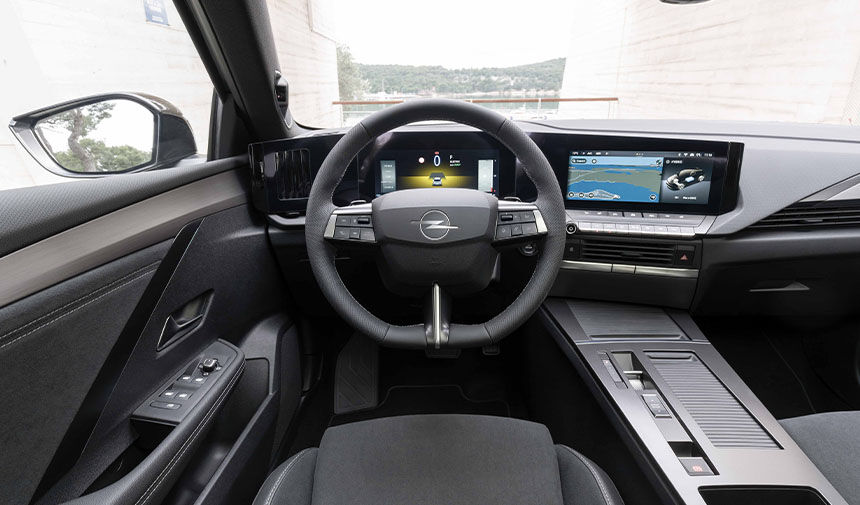 Yenilenen Opel Astra Kokpit