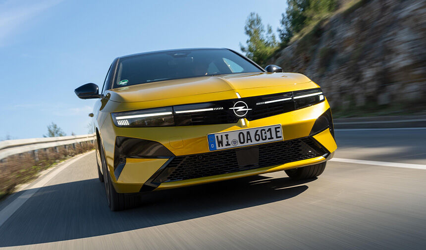 Yenilenen Opel Astra On Gorunum