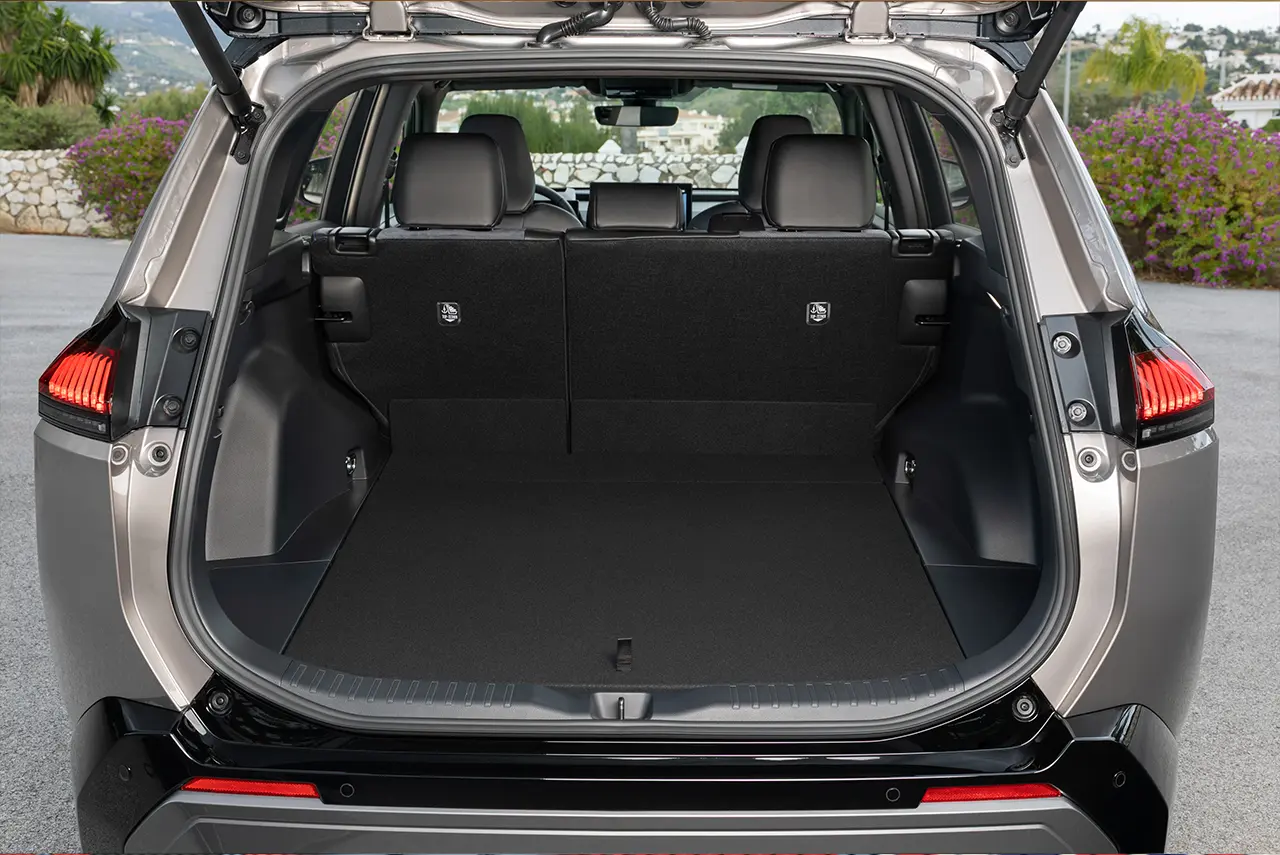 Yeni Rav4 Geniş Bagaj Hacmi