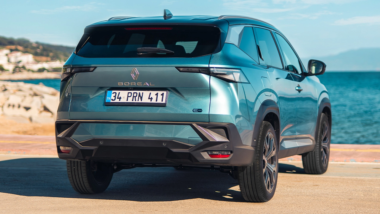 Renault Boreal Tasarımı 4,56 Metre Ve D Segment Hissi