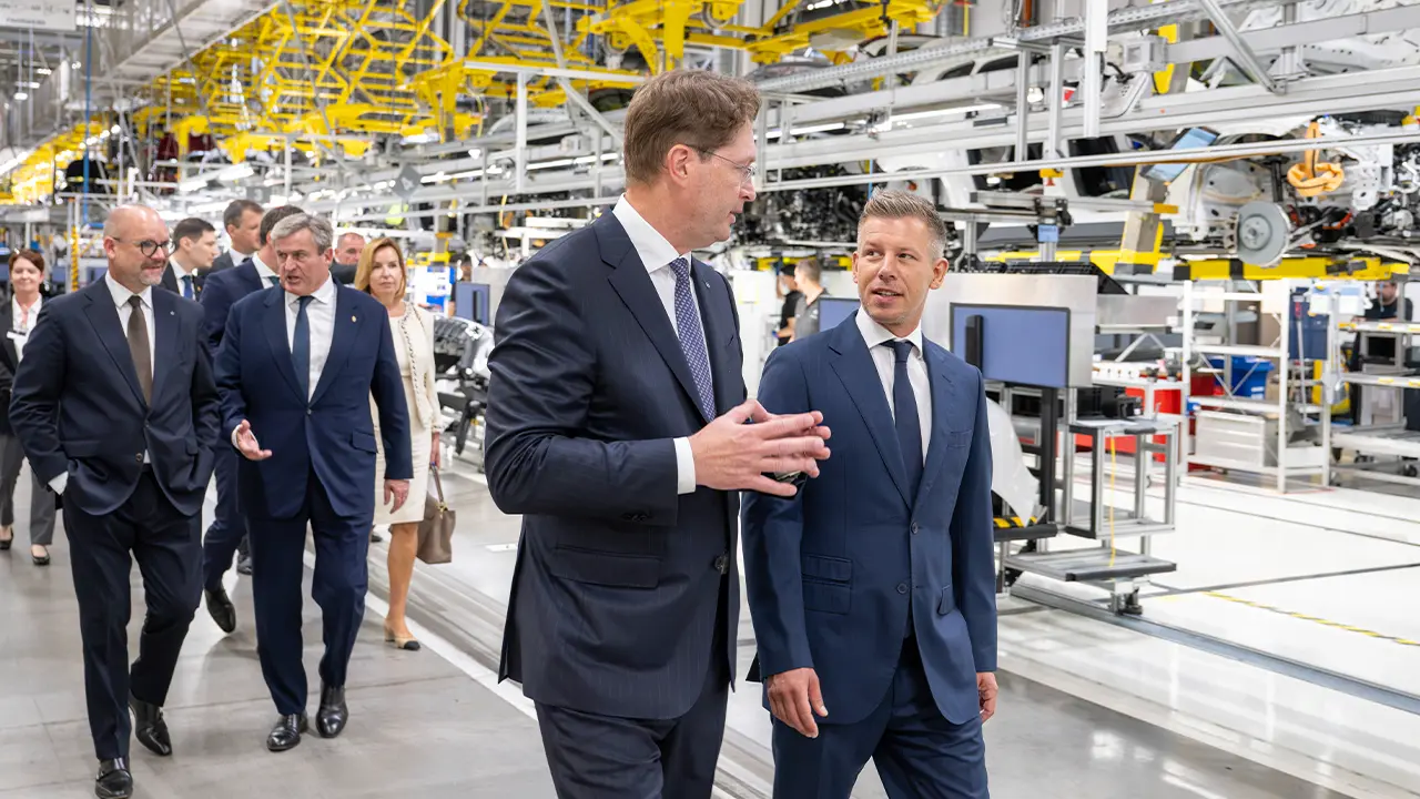 Mercedes'in Macaristan Fabrikası Alanı 200'Den 440 Hektara Çıktı