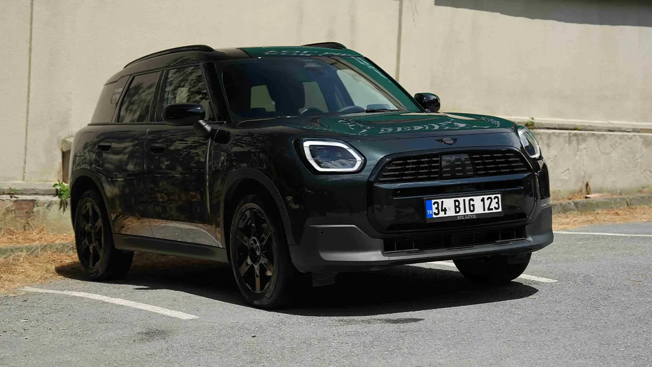 Mini Cauntryman Dark Edition
