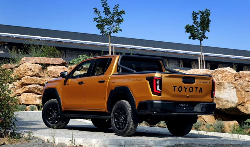 Hilux Arka Görünüm