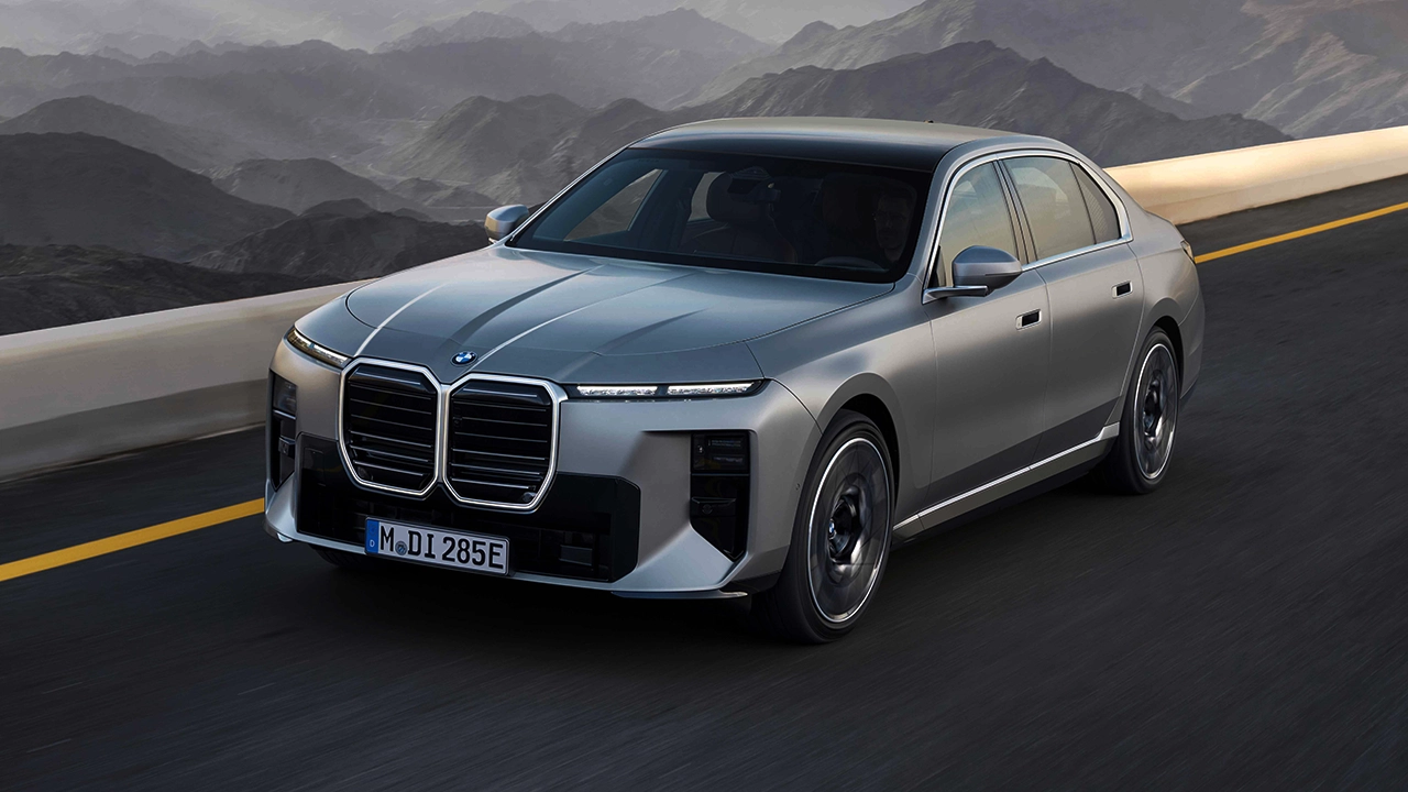 Bmw 740 Xdrive, 3.0 Litrelik Mild Hibrit Benzinli Motoruyla 400 Beygir Güç Ve 580 Nm Tork Üretiyor.