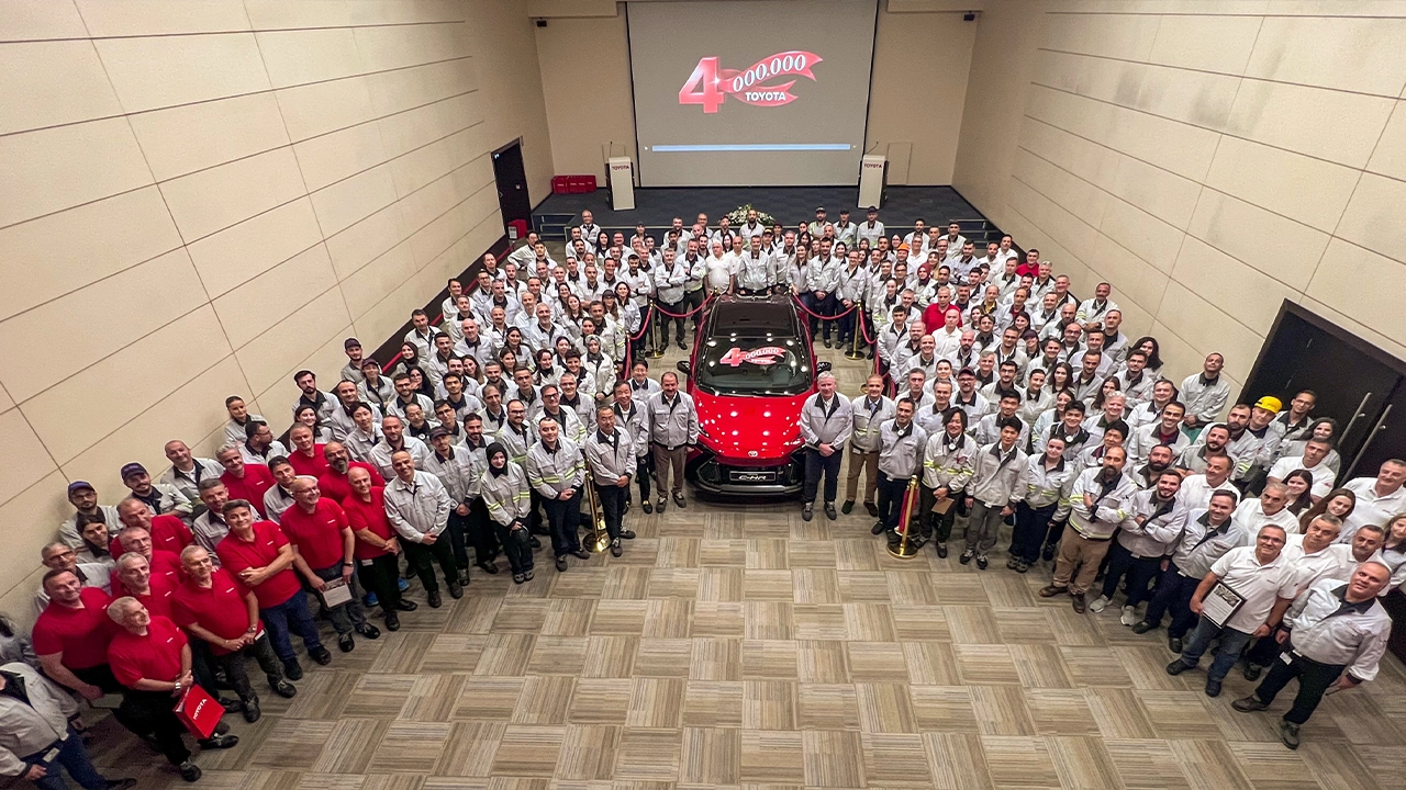 Toyota Türkiye'de 32 yılda 4 milyon araç üretti!