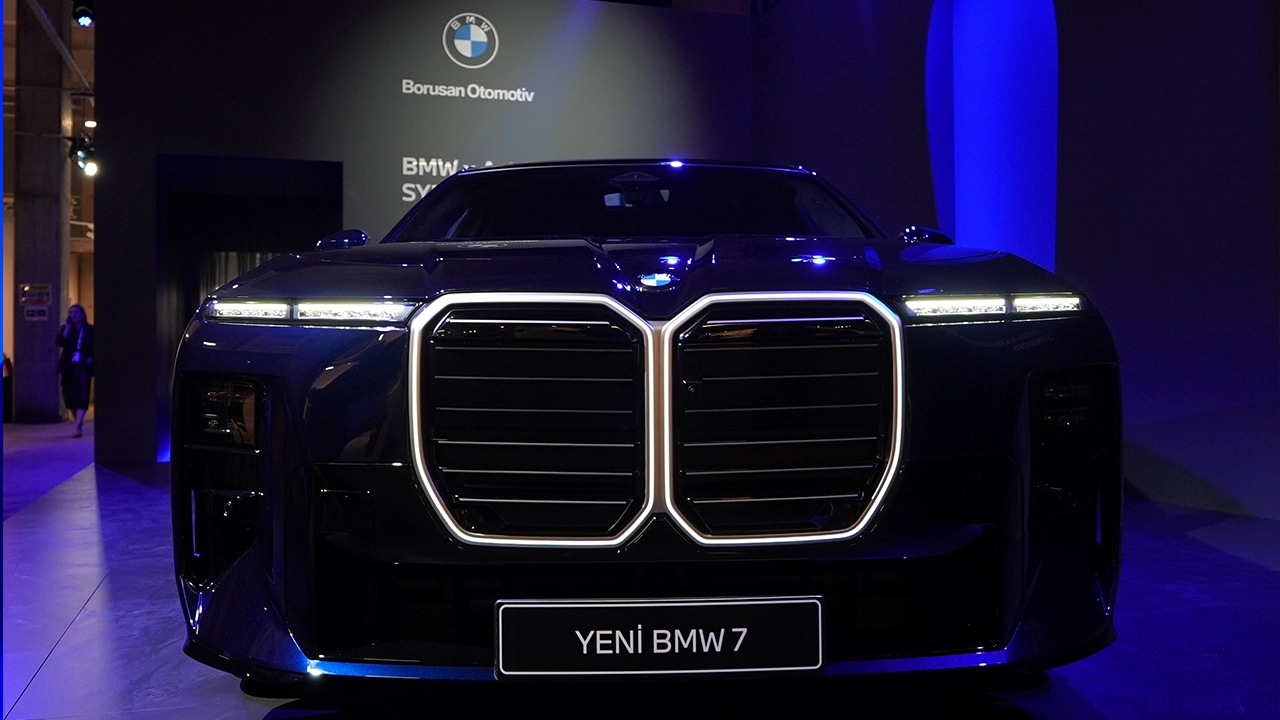 Yeni Bmw 7 Serisi Sanat Odağında