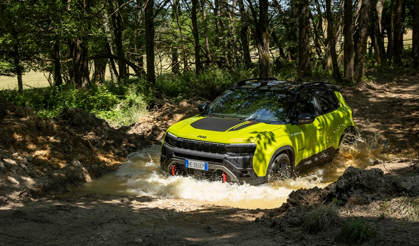 Yeni Jeep Avenger Su Geçişi